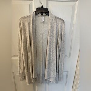 Athleta Pranayana Wrap Heathered Gray- Size Medium